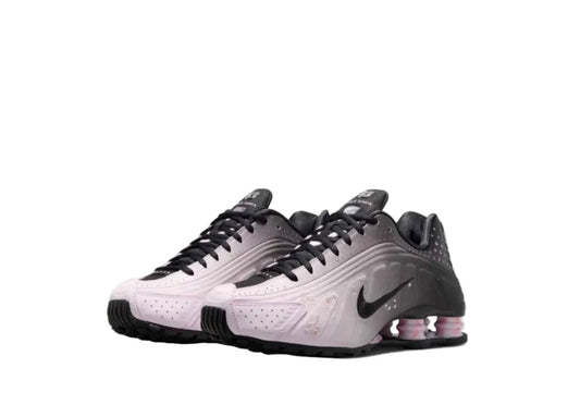 Nike Shox R4 "Sakura"
